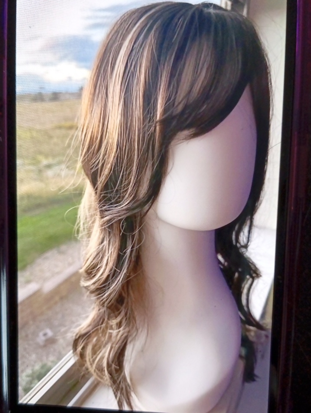 22' Chocolate W Highlights Wig